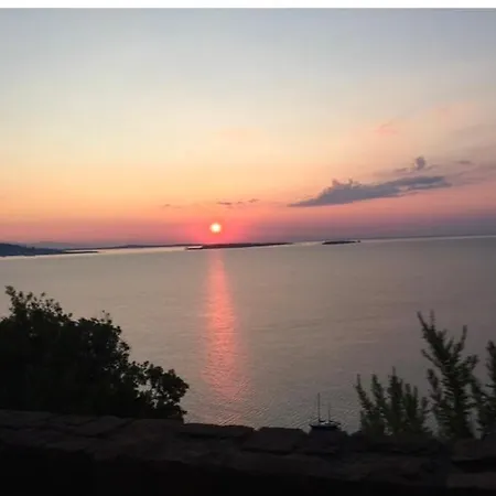Semesterbostad Maison Vue Avec Piscine Sur La Cote D'azur