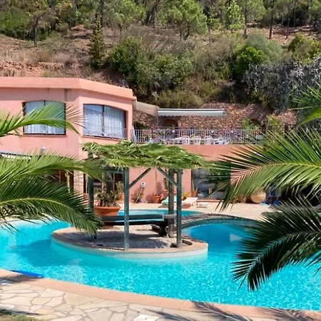Maison Vue Avec Piscine Sur La Cote D'azur Semesterbostad