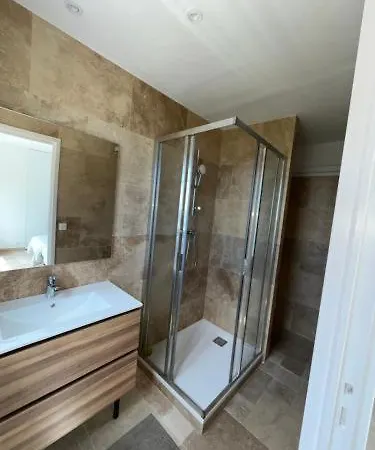 Semesterbostad Maison Vue Avec Piscine Sur La Cote D'azur